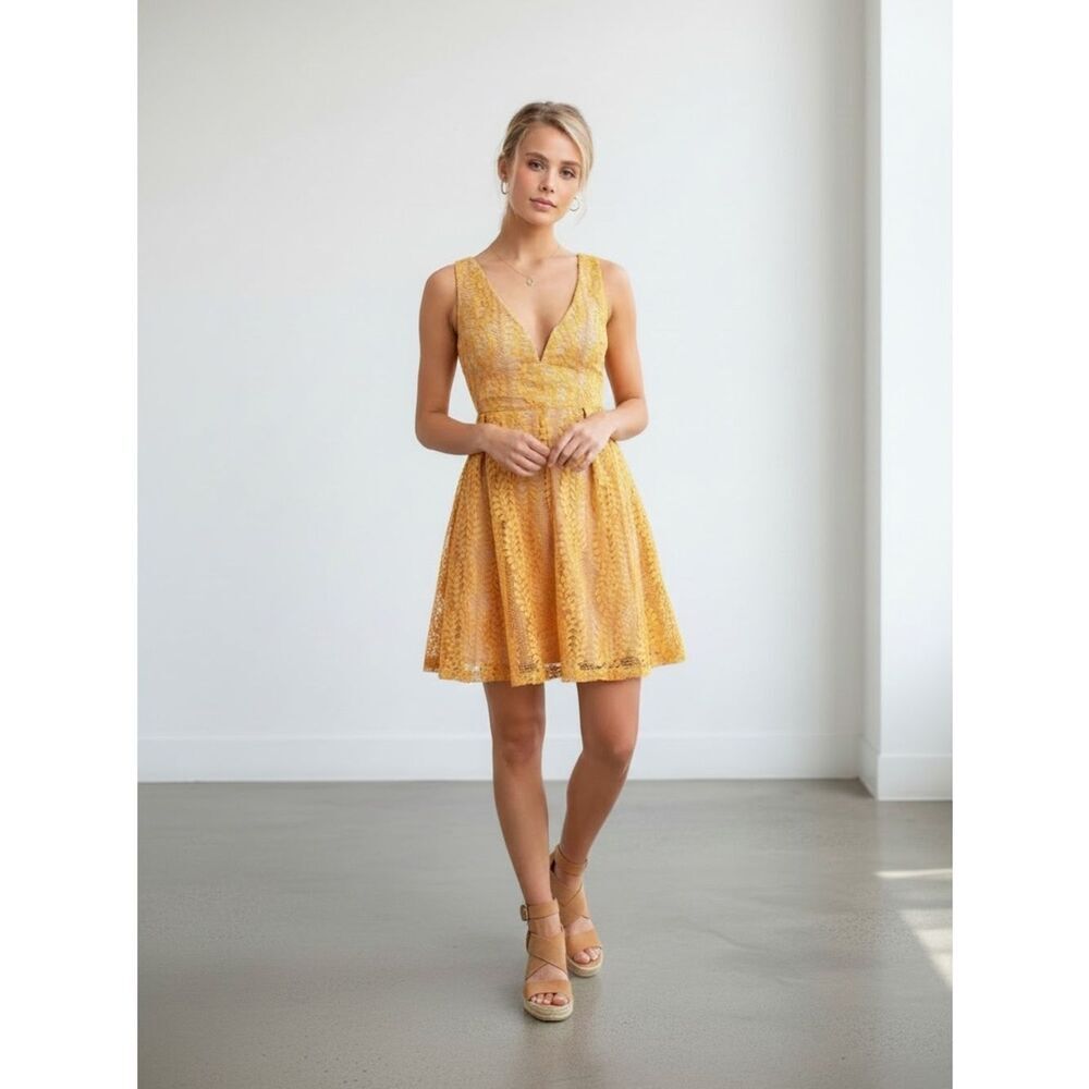 NWT Lulus All of My Heart Yellow Lace Skater Dress Size S